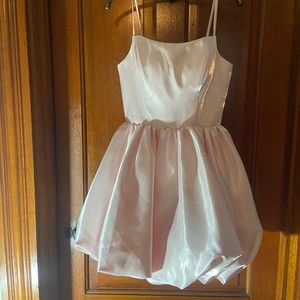 BRAND NEW Ashley Lauren Pale Pink Taffeta bubble dress Homecoming or Prom size 4